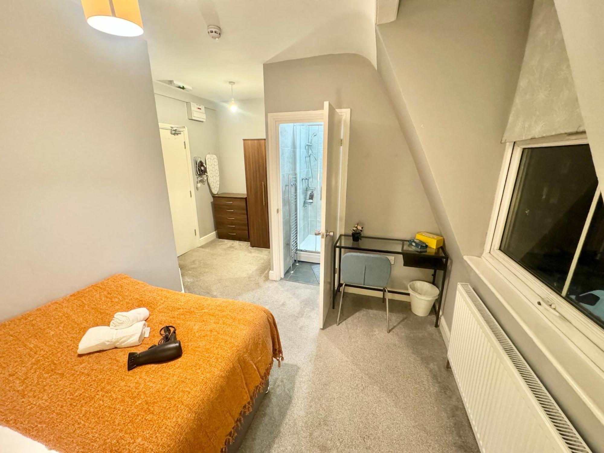 Hospedagem domiciliar Modern En-suite By Finsbury Park Station 8 Mins To King's Cross By Tube *