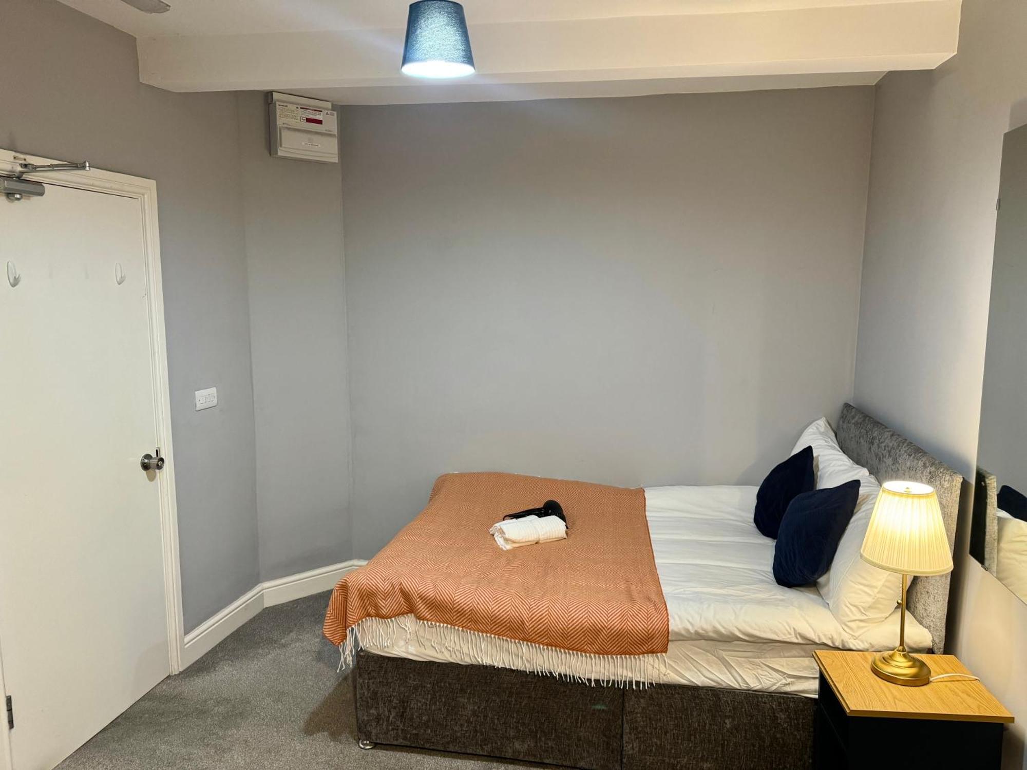 Hospedagem domiciliar Modern En-suite By Finsbury Park Station 8 Mins To King's Cross By Tube