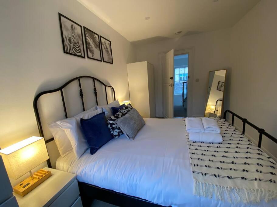Apartment Explore From The Heart Of Soho