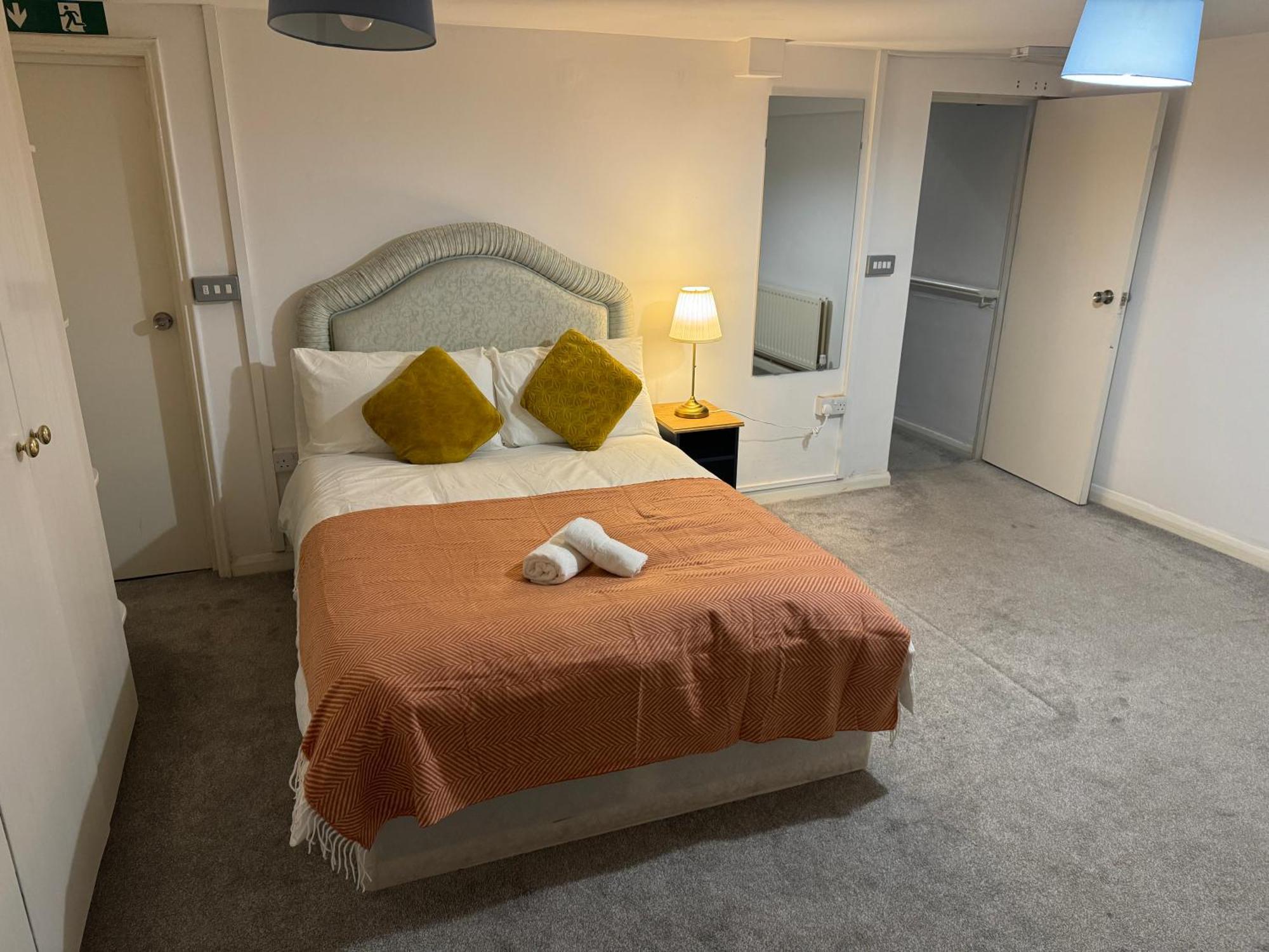 Hospedagem domiciliar Modern En-suite By Finsbury Park Station 8 Mins To King's Cross By Tube *