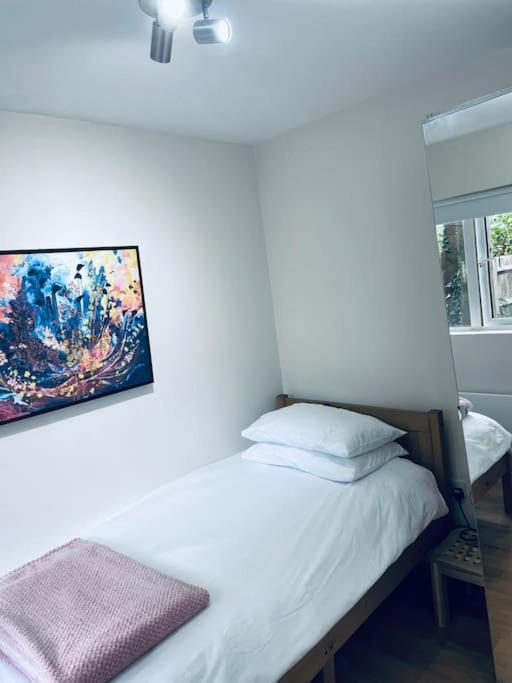 Ivy Two Bedroom & Garden In Temple Fortune Apartment London