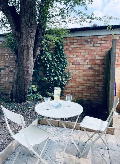 Ivy Two Bedroom & Garden In Temple Fortune Apartment *