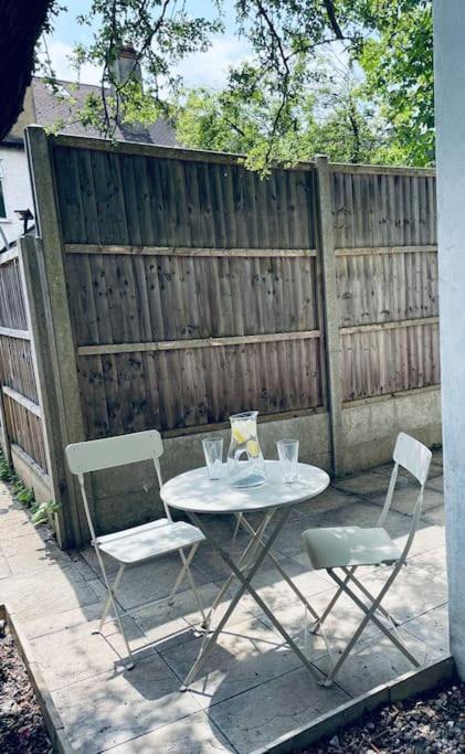 Ivy Two Bedroom & Garden In Temple Fortune * London