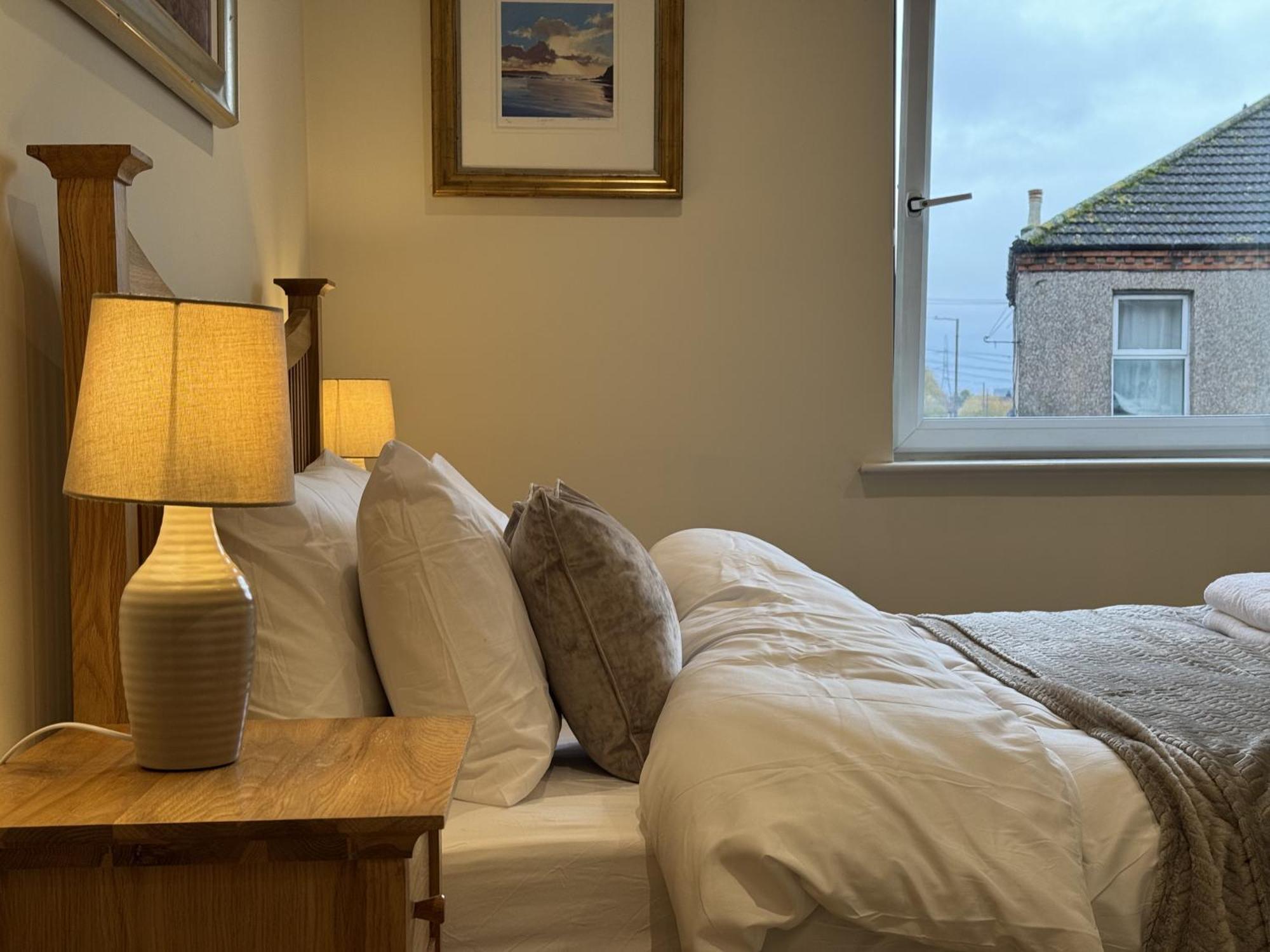 Two Bed Flat In Wimbledon Apartment *