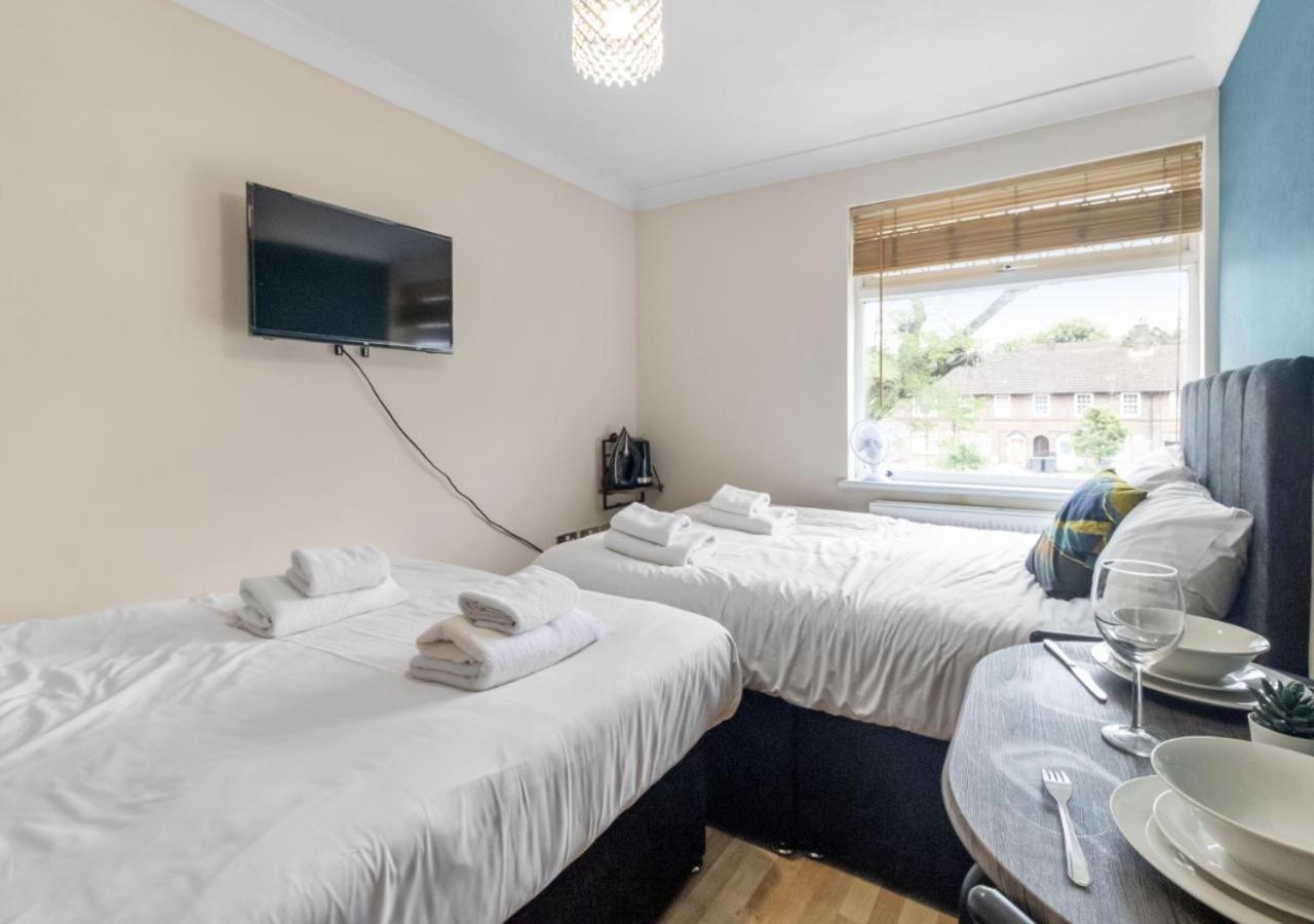 The Roundway Styles & Cosy Private In London