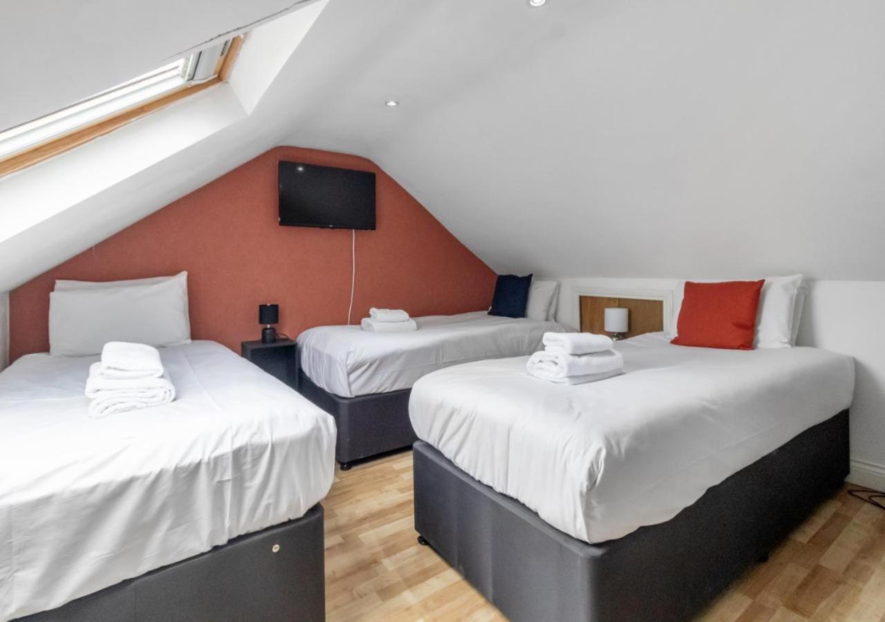 The Roundway Styles & Cosy Private In *