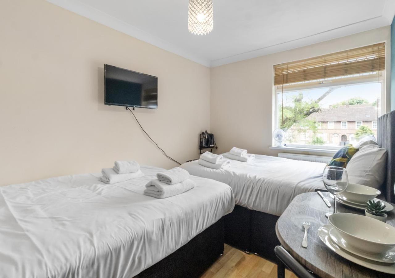 The Roundway Styles & Cosy Private In London
