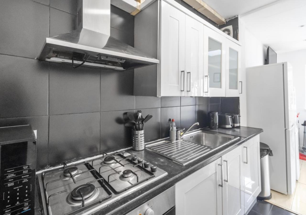 Apartment The Roundway Styles & Cosy Private In London