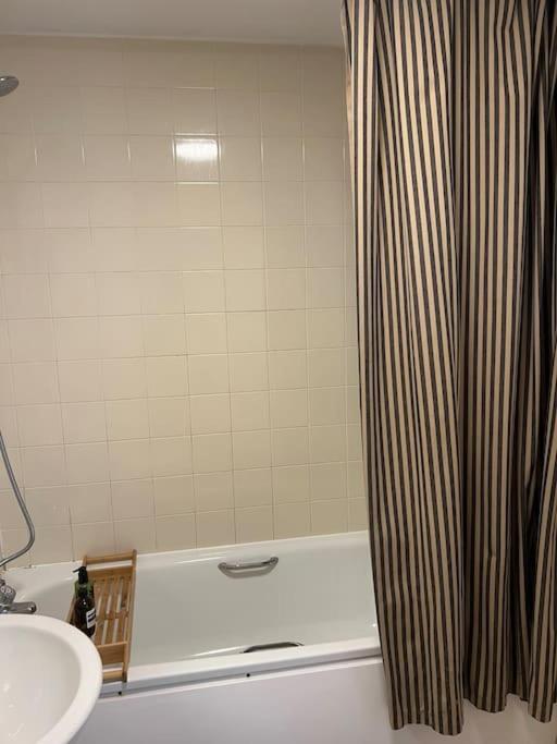 Apartment Flat In *