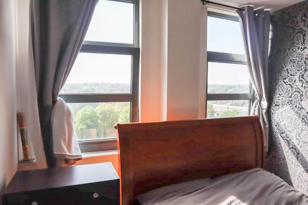 3 Bed Flat With A View * Londres