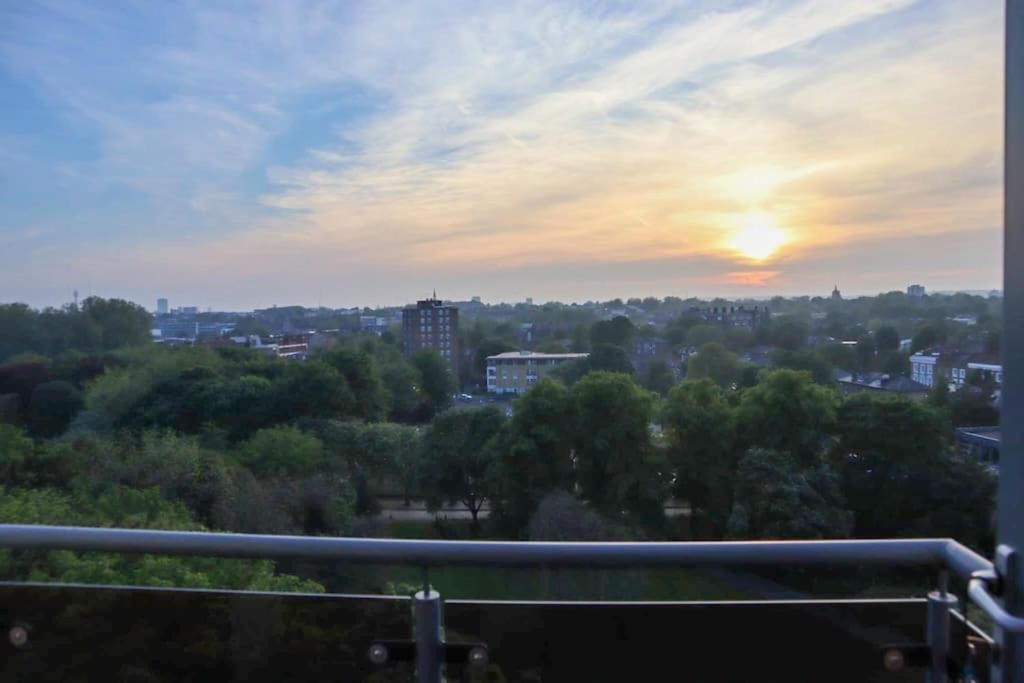 3 Bed Flat With A View Apartamento *