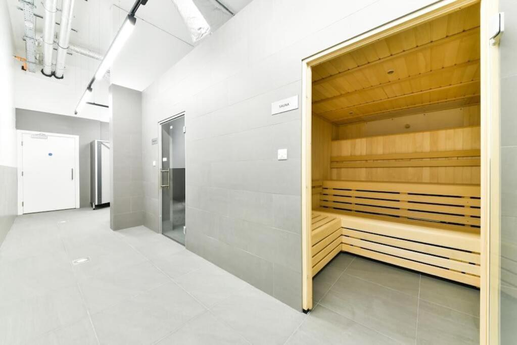 Luxury In Apartment *