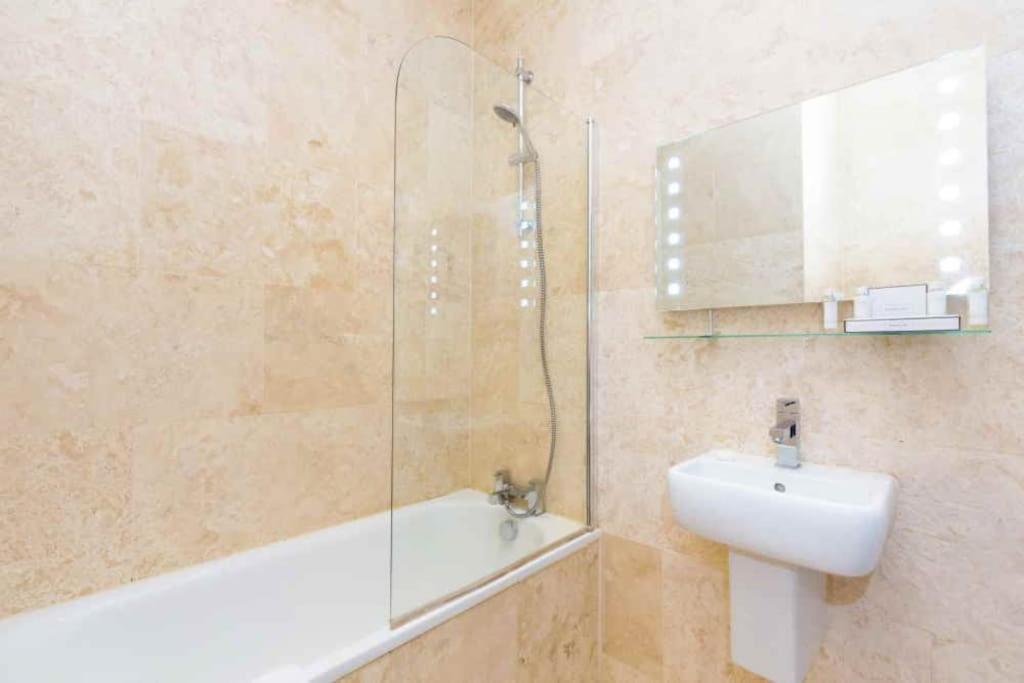 St Pauls - Gorgeous 2 People Apartment