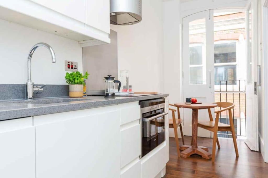 St Pauls - Gorgeous 2 People Apartment