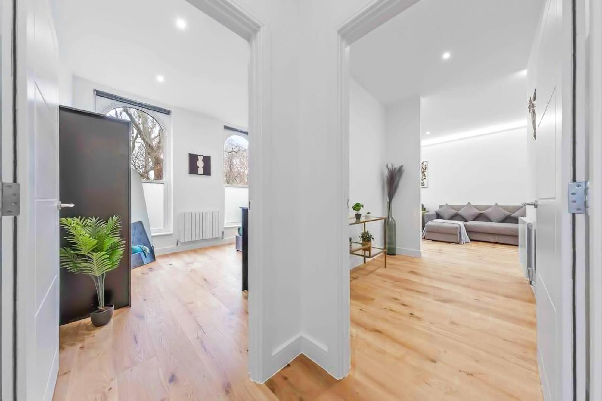 2br Flat For 6 In Central Lr2