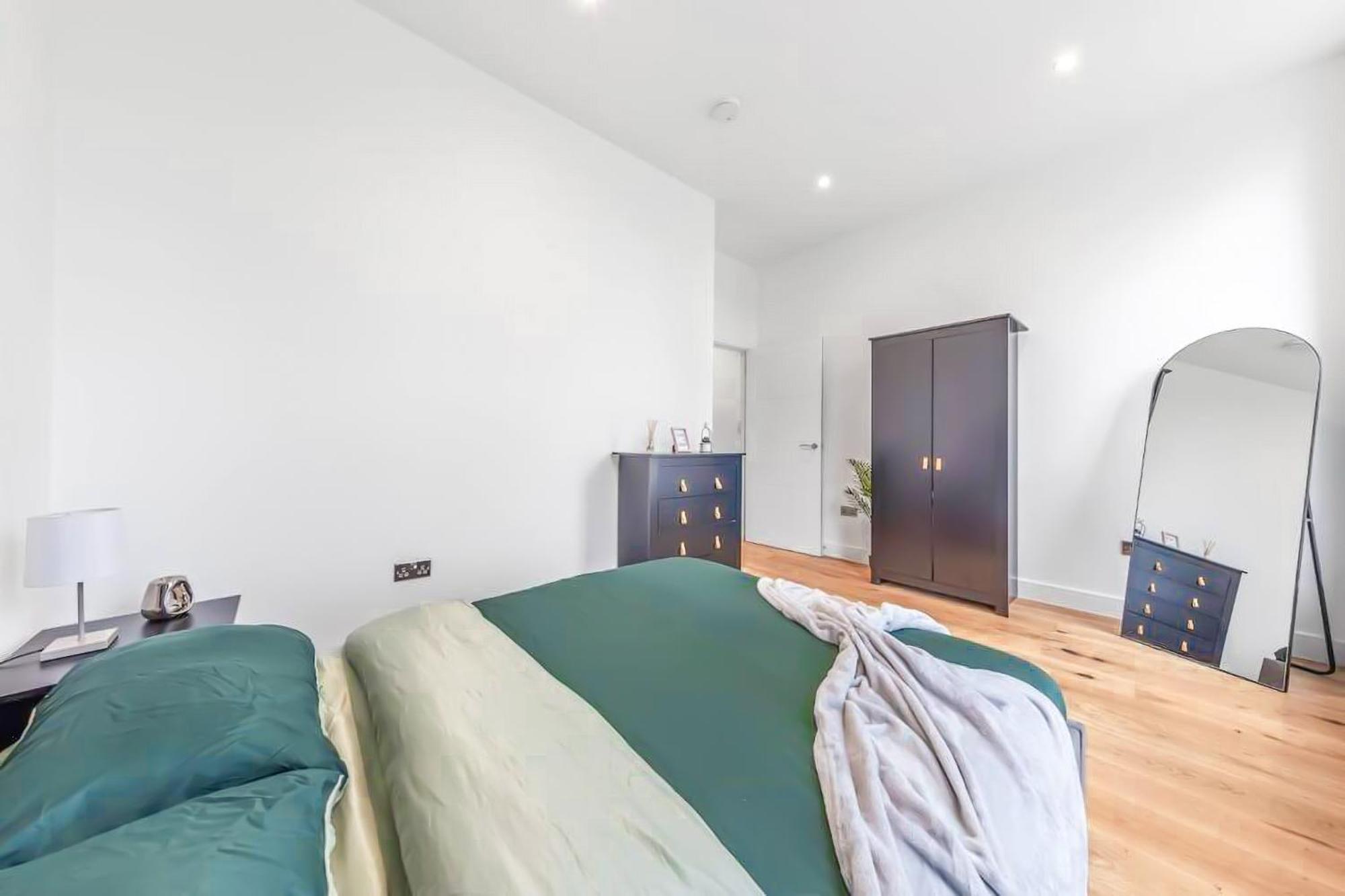 2br Flat For 6 In Central Lr2 London