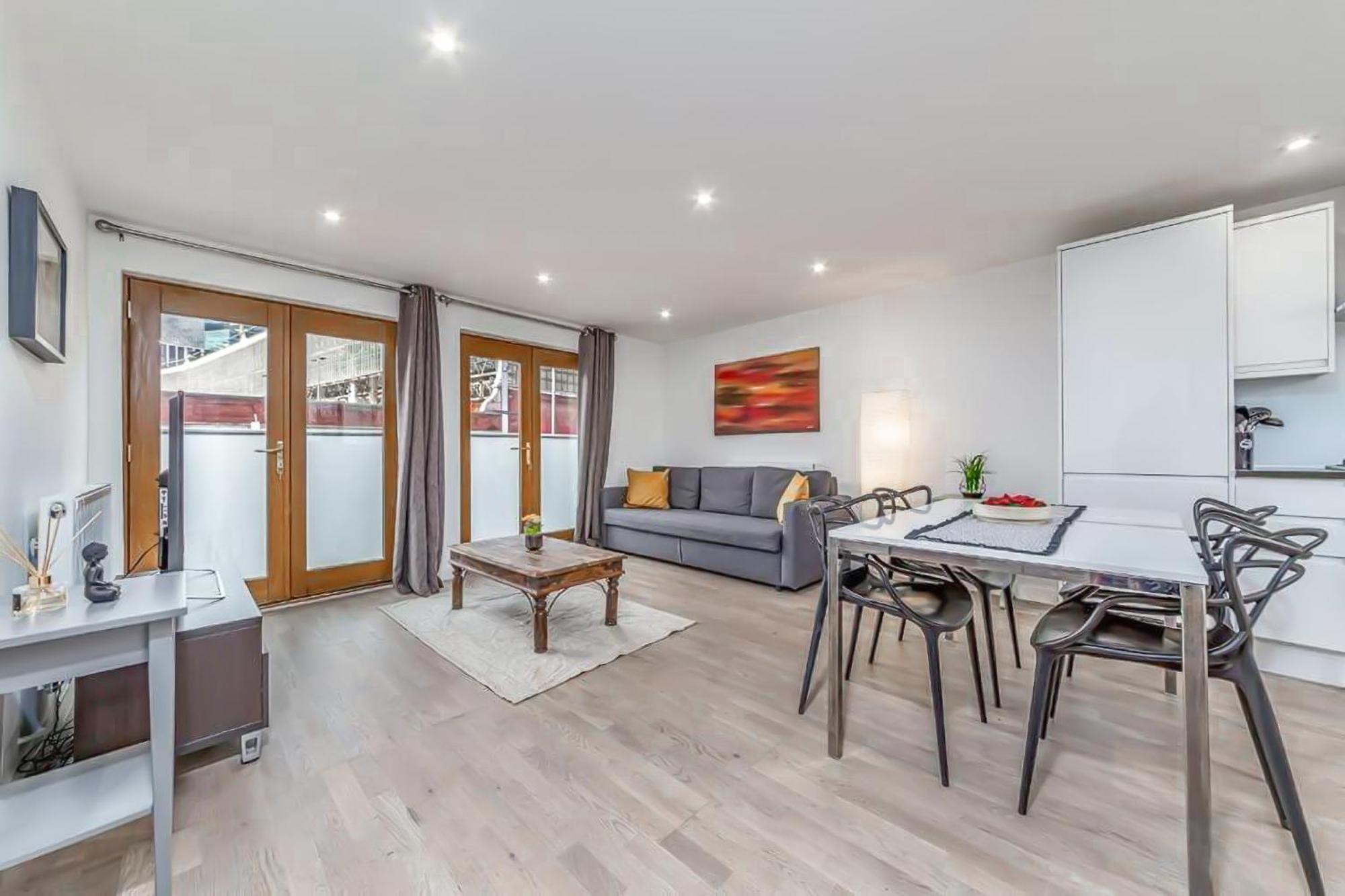 Amazing 2 Bed Bath Flat With Eye View Lm7 Apartment *
