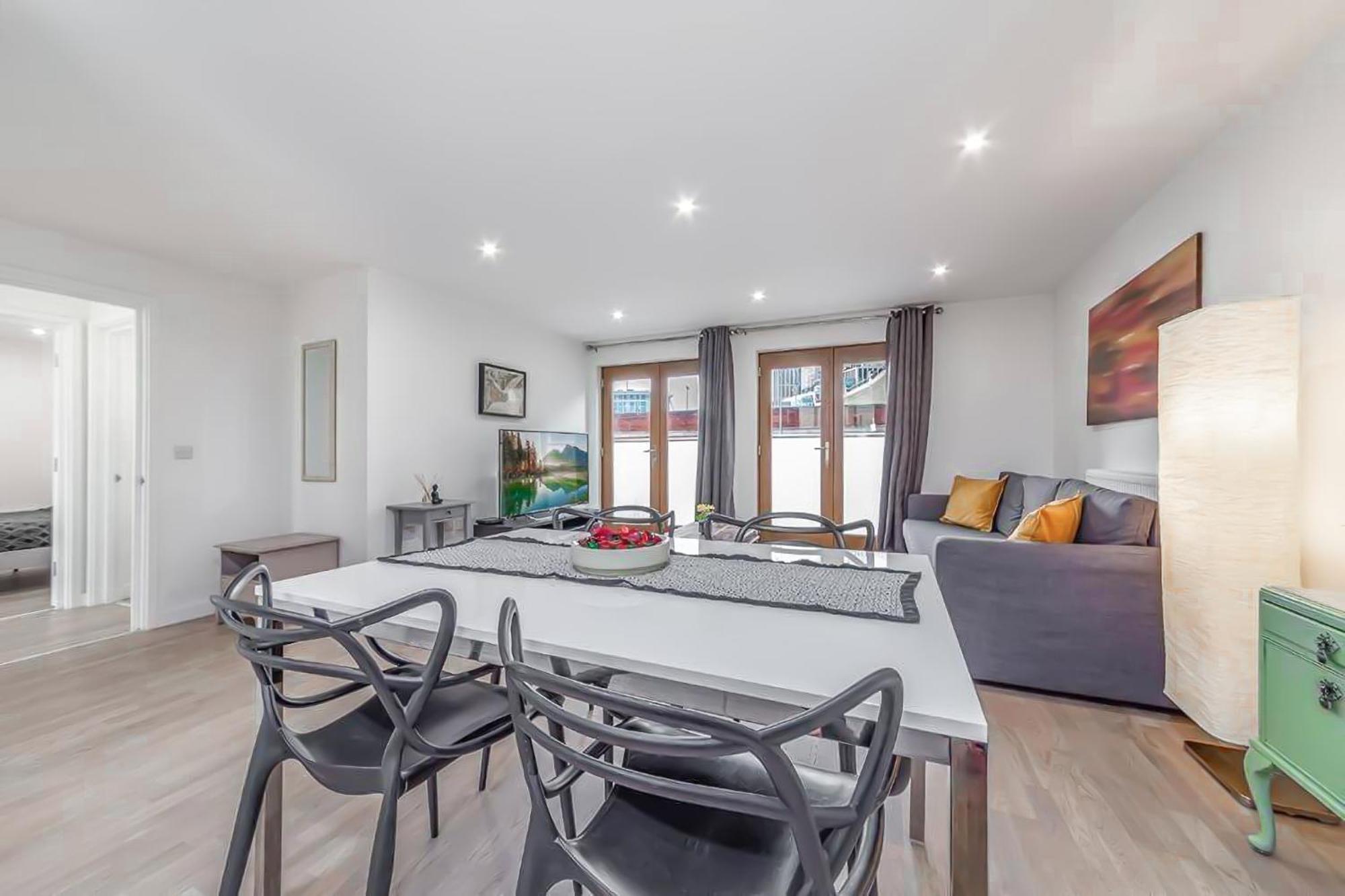 Amazing 2 Bed Bath Flat With Eye View Lm7 Apartment London