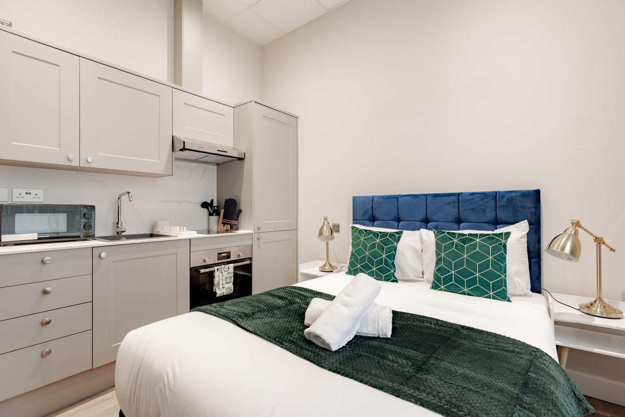 Apartment Hyde Park London