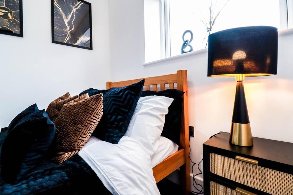 Luxury Flat Wroof Terrace Close To Train Station London