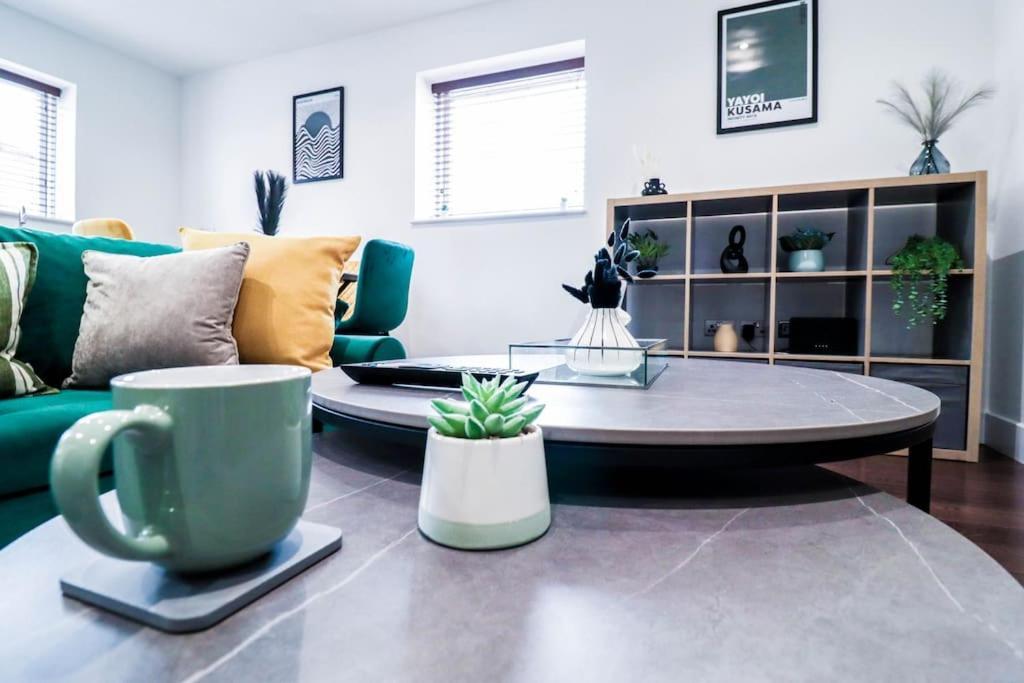 Luxury Flat Wroof Terrace Close To Train Station