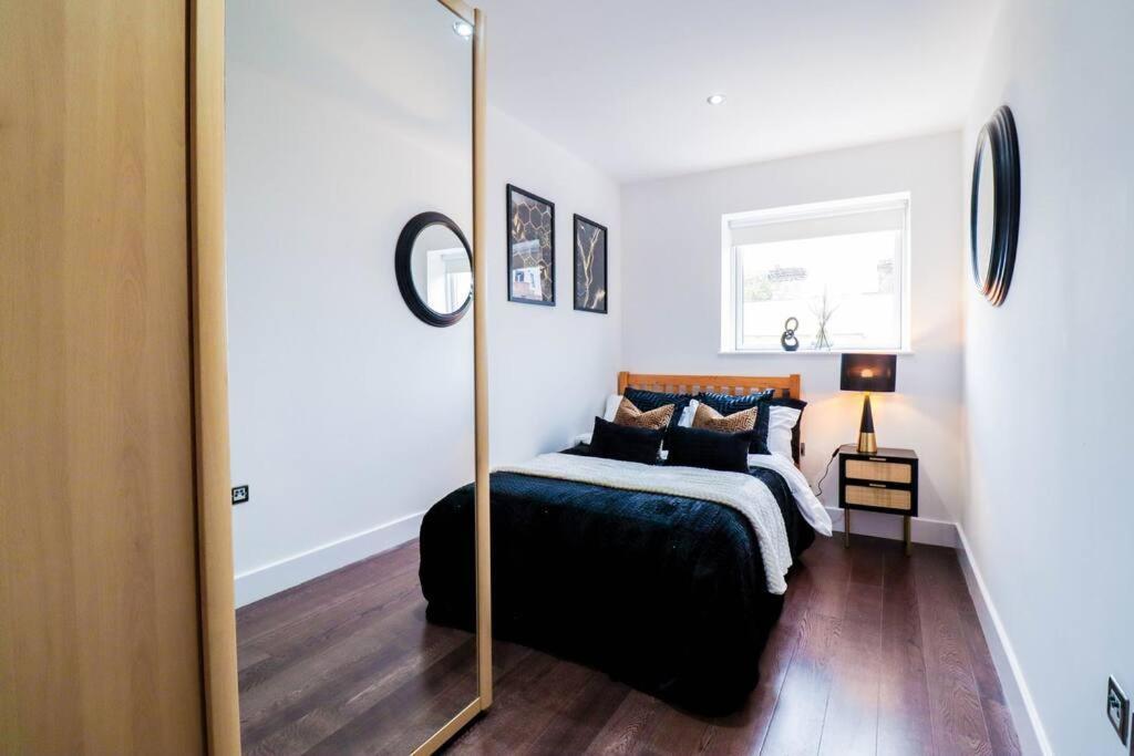 Apartment Luxury Flat Wroof Terrace Close To Train Station
