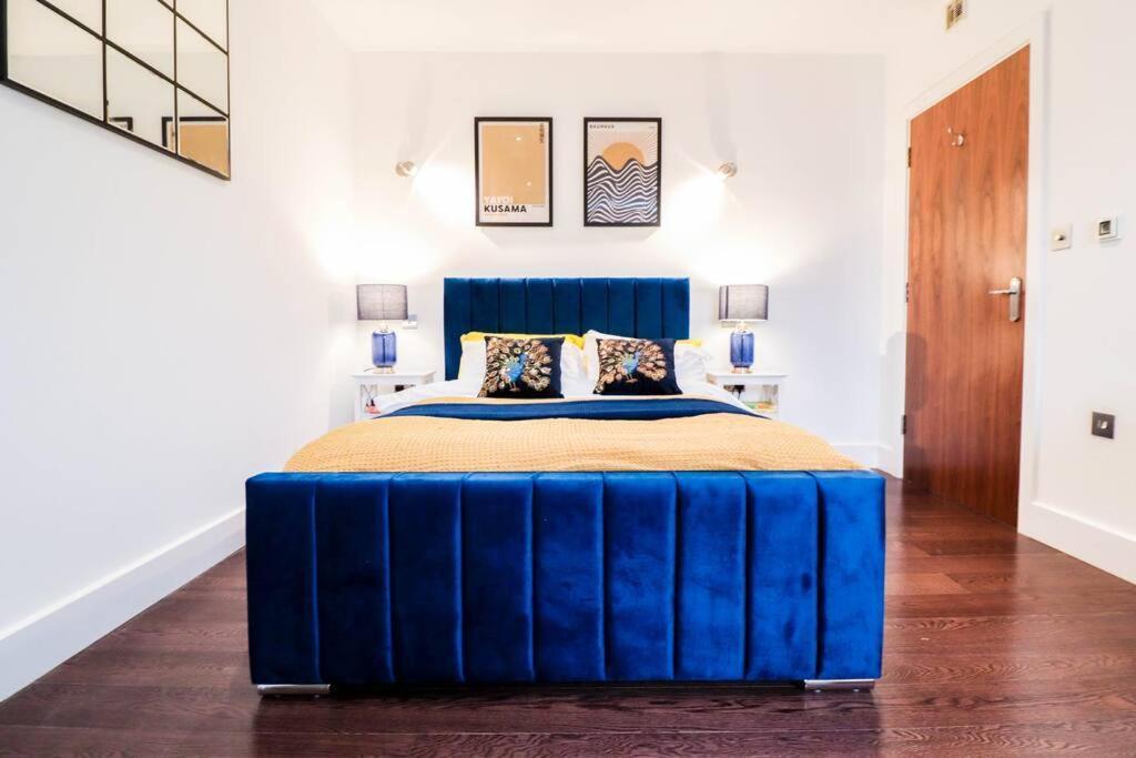 Luxury Flat Wroof Terrace Close To Train Station Apartment