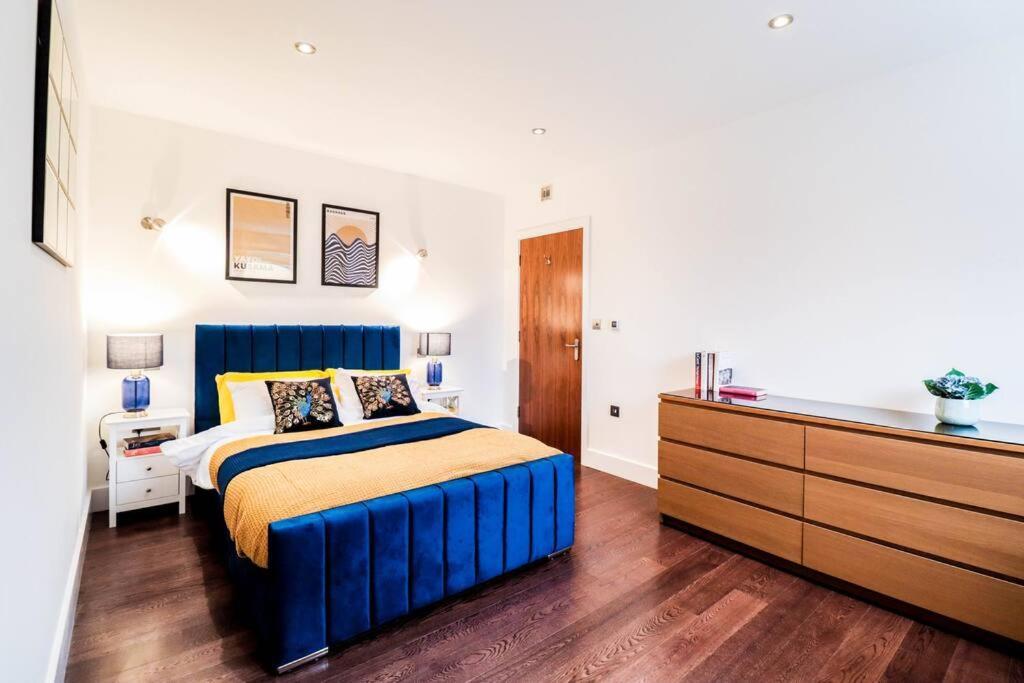 Luxury Flat Wroof Terrace Close To Train Station *
