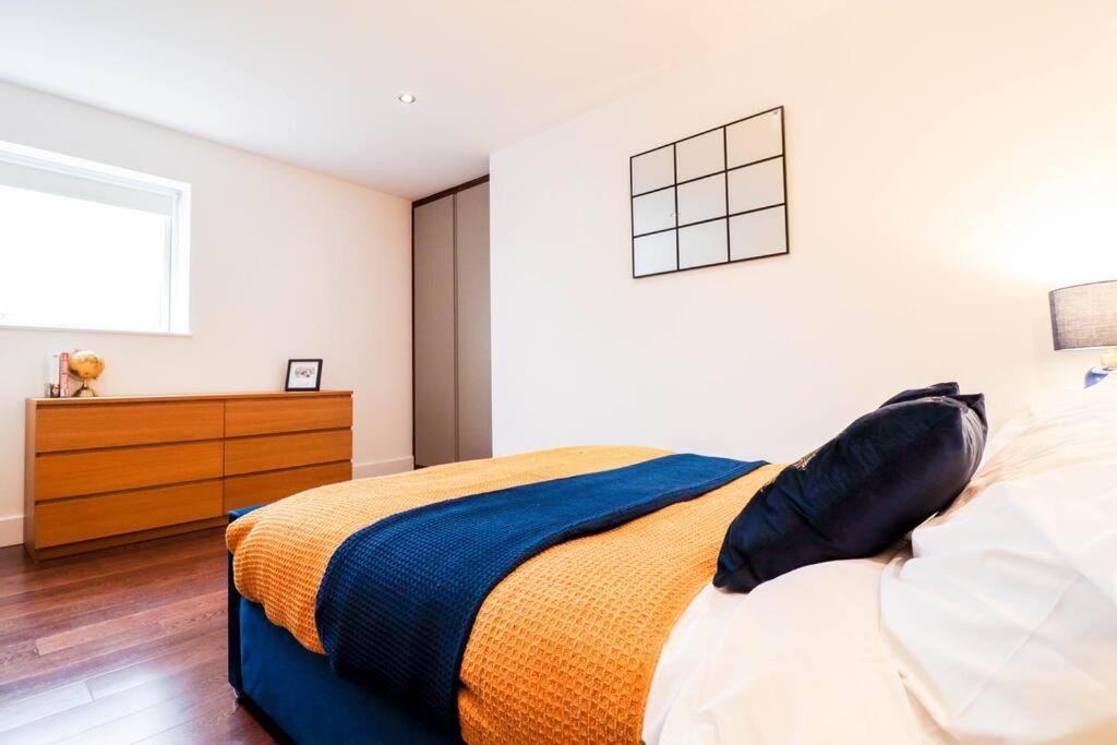 Apartment Luxury Flat Wroof Terrace Close To Train Station