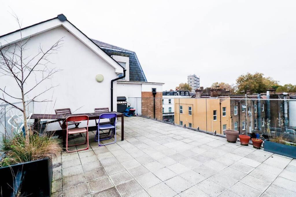 Luxury Flat Wroof Terrace Close To Train Station * London