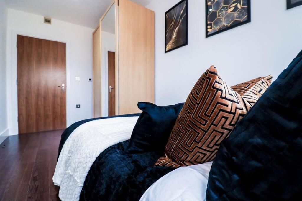 Apartment Luxury Flat Wroof Terrace Close To Train Station