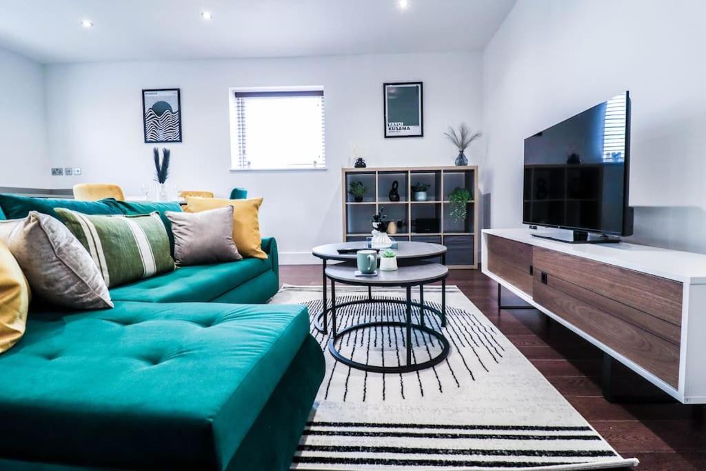 Luxury Flat Wroof Terrace Close To Train Station Apartment *