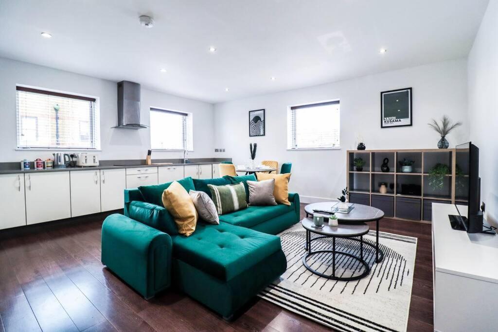 Luxury Flat Wroof Terrace Close To Train Station London
