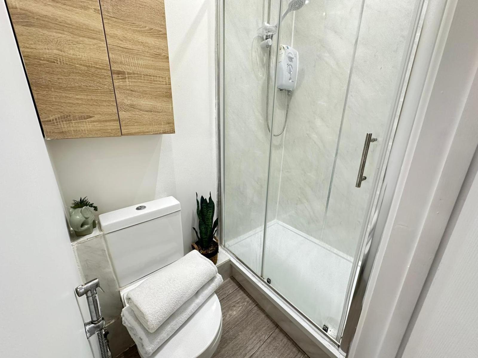 Family Near Central * London