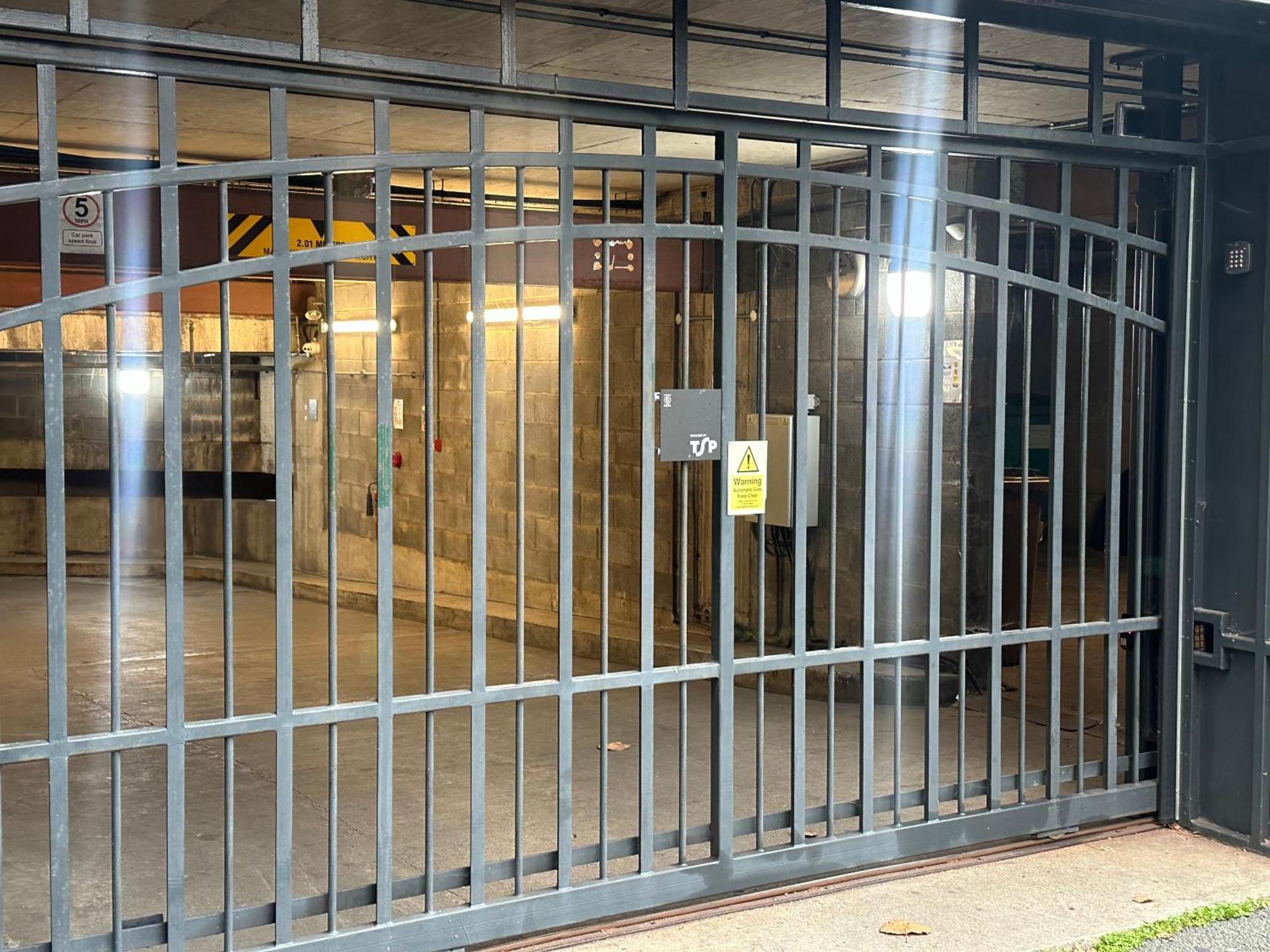 Tower Bridge 3bedsecure Parking Shad Thames Luxuury Boutique Historic Bright Warehouse Gated Parking Upto 4 Vehicles Inc