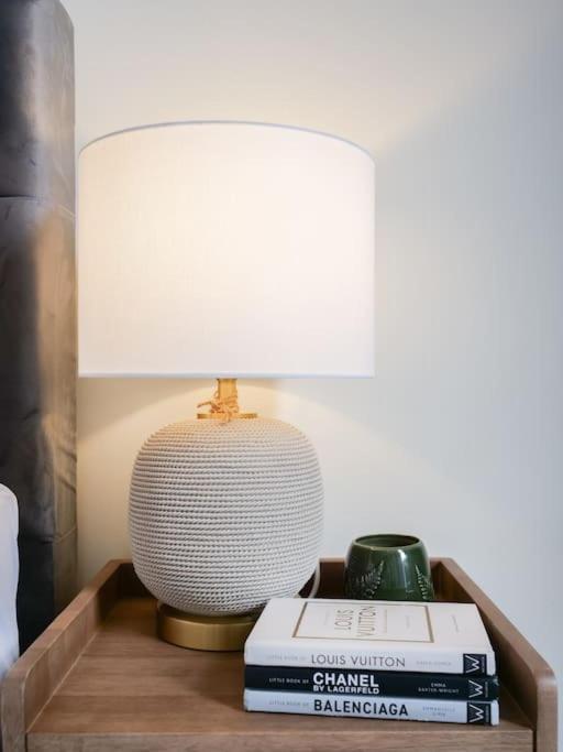Stylish In Prime Apartment London