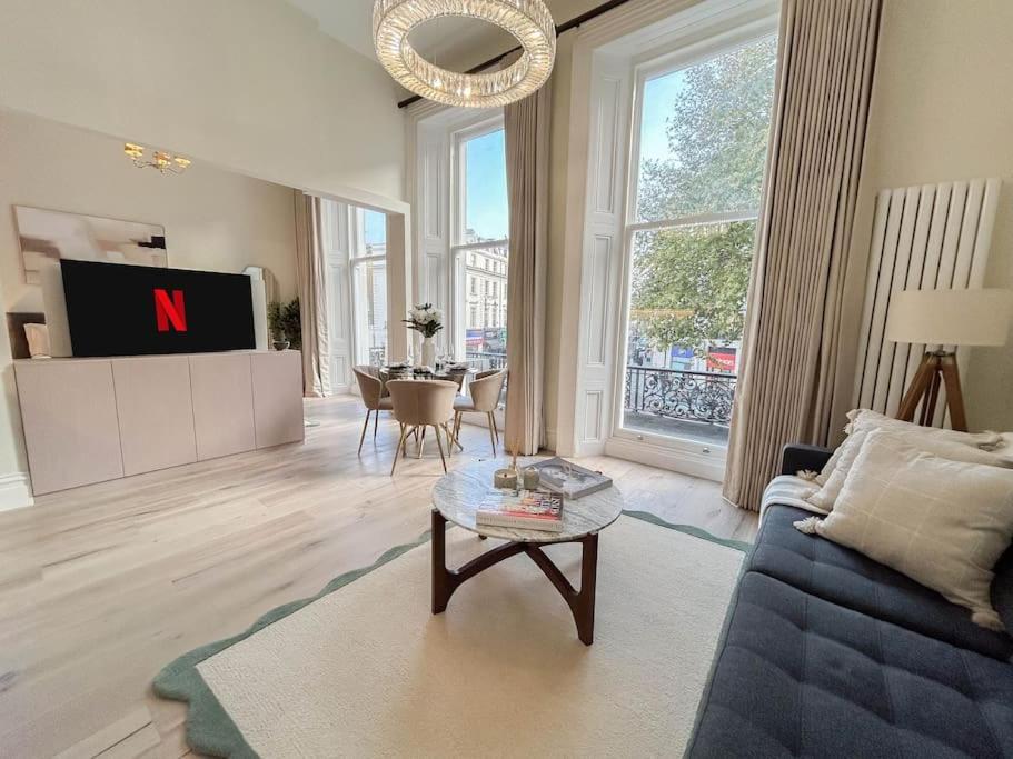 Stylish In Prime Apartment *