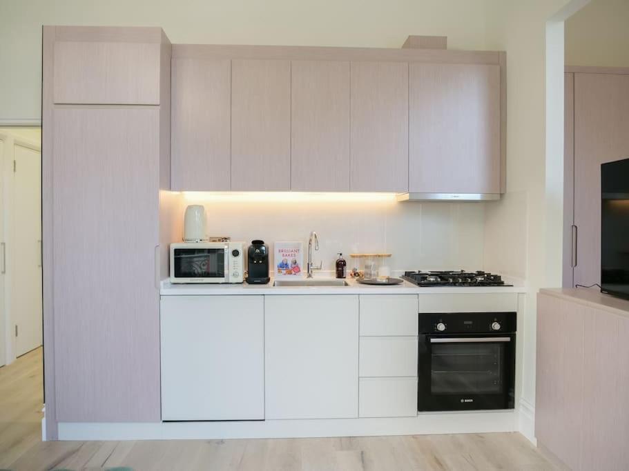 Apartment Stylish In Prime London