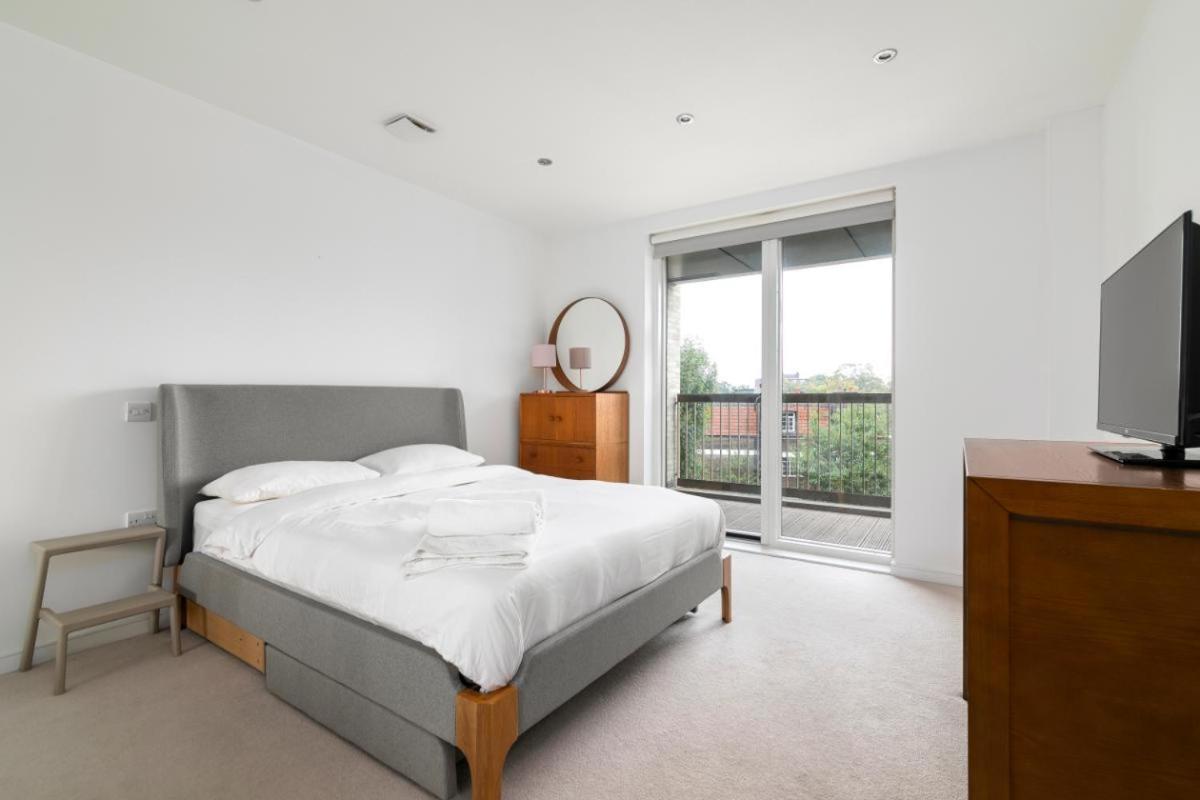 Brilliantly Connected 1bd Flat By Clissold Park