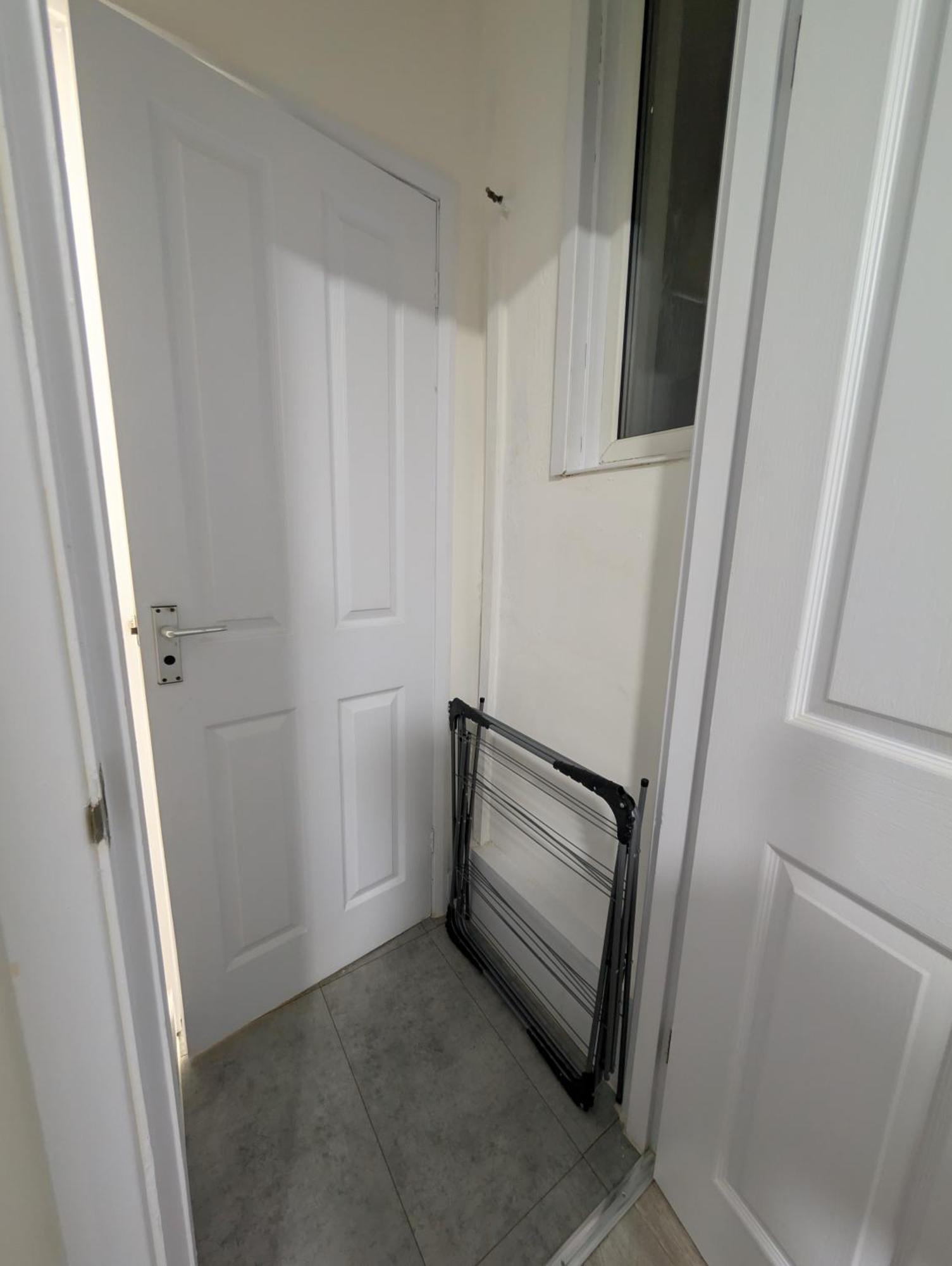 3 Bedroom With Garden Near Tube Station Apartment