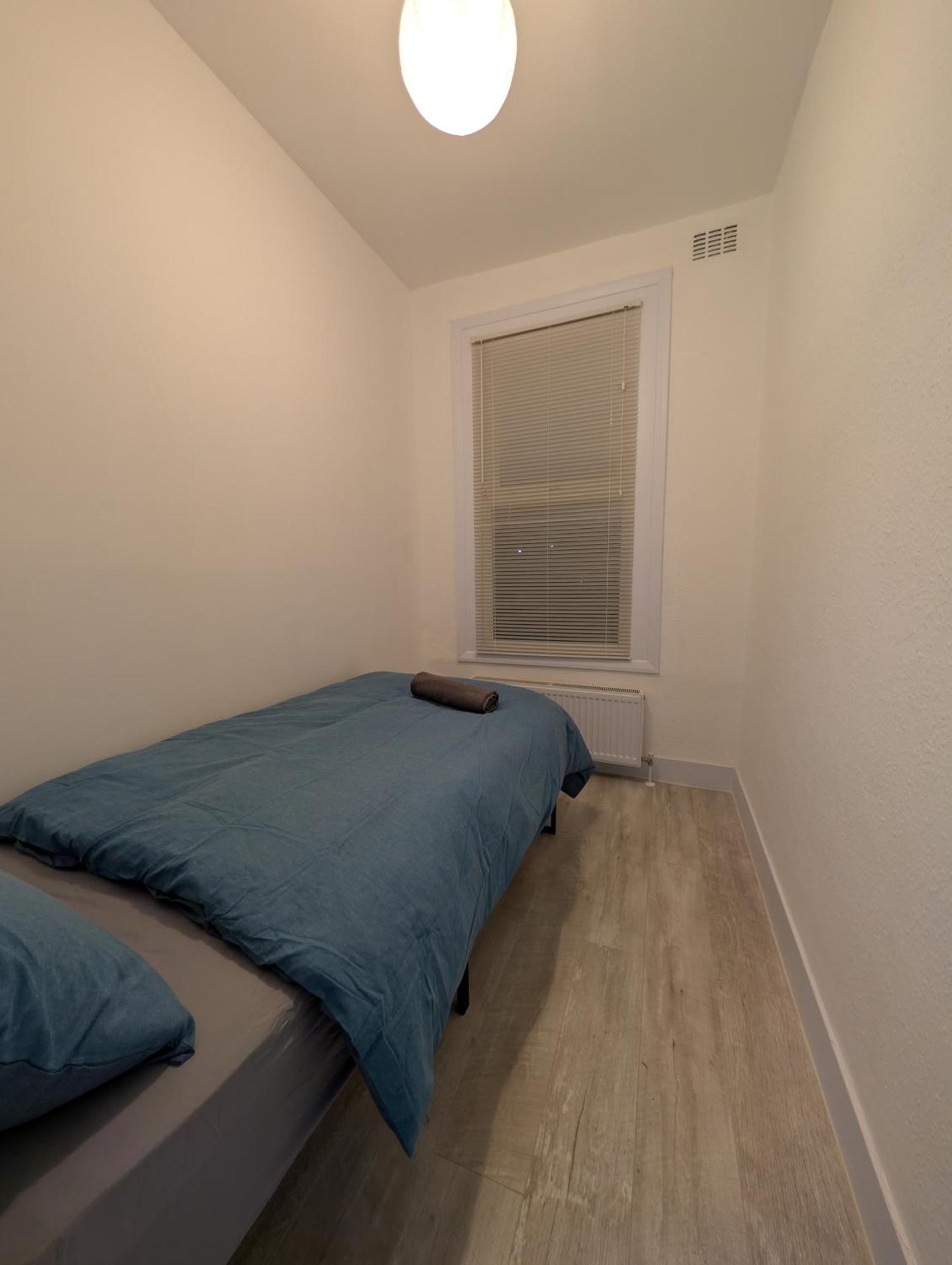 3 Bedroom With Garden Near Tube Station