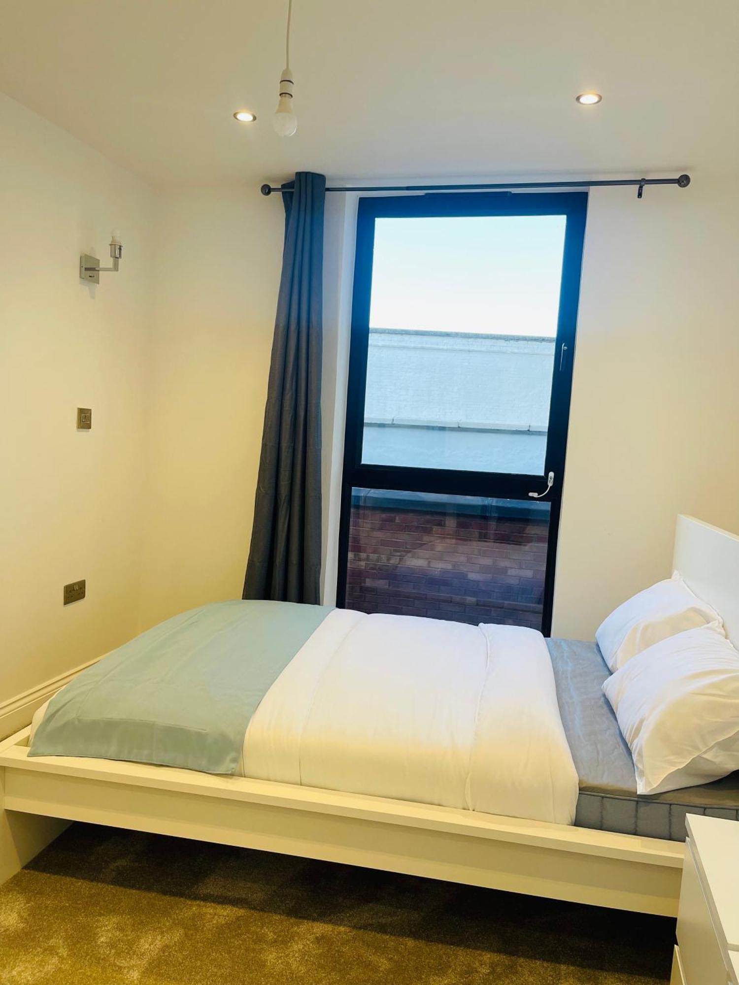 Fully Furnished Duplex In Askew Road Apartment London