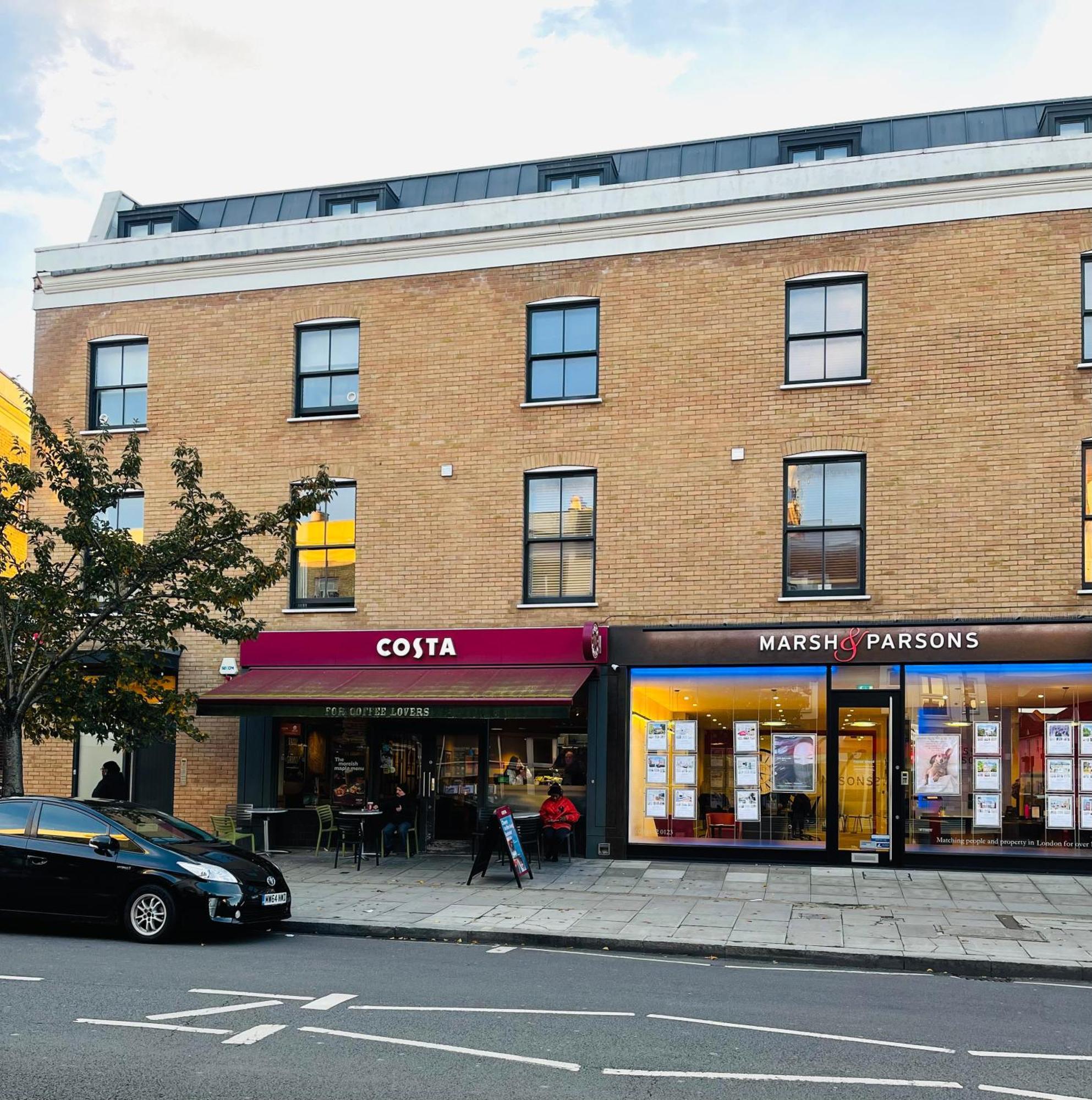 Fully Furnished Duplex In Askew Road London