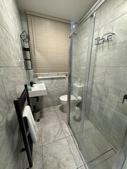 10 Min From Stratford Shopping Centre, Garden! Apartment