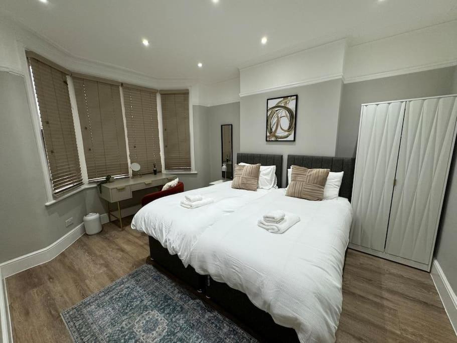 10 Min From Stratford Shopping Centre, Garden!