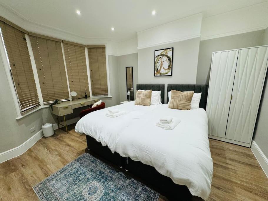 Apartment 10 Min From Stratford Shopping Centre, Garden! *