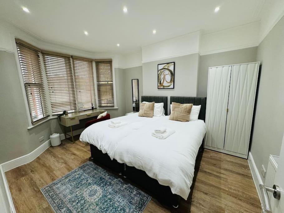10 Min From Stratford Shopping Centre, Garden! *