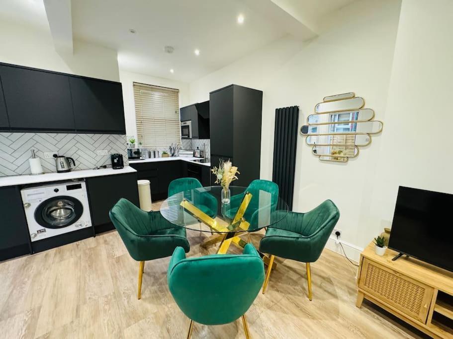 10 Min From Stratford Shopping Centre, Garden! Apartment