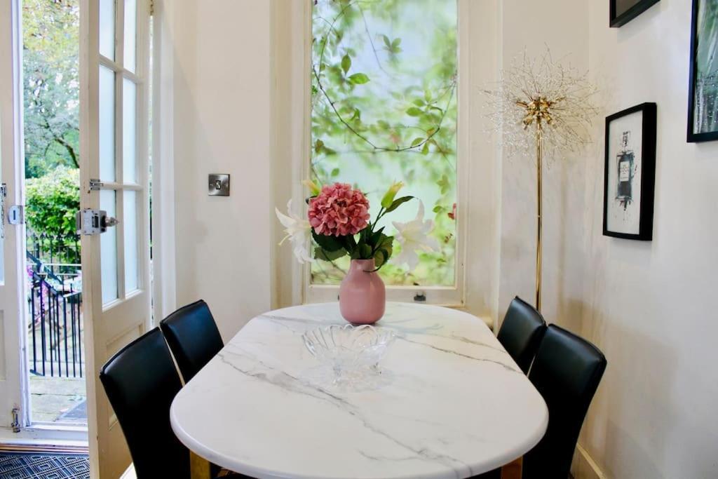 Enchanting 2brgarden Flat * London