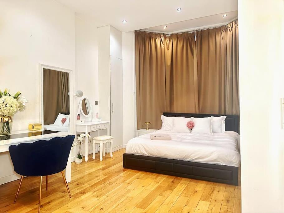 Enchanting 2brgarden Flat * London